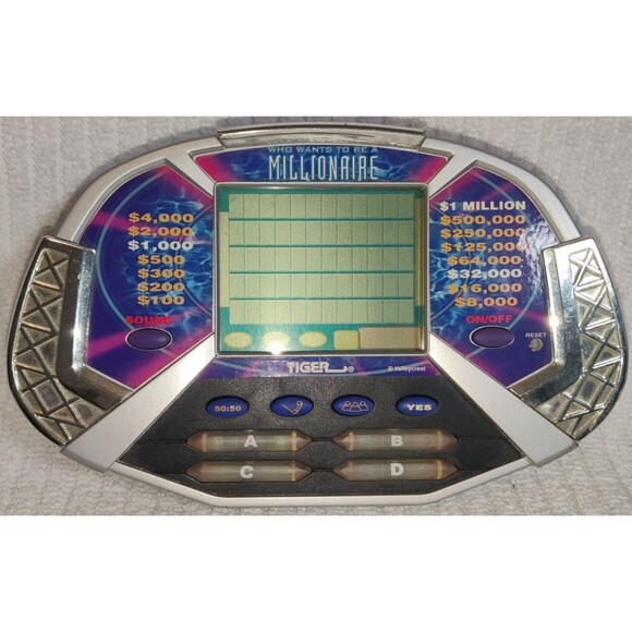 Vintage Lot of 3 items-One Electronic Handheld Game and Two PC Games-Pre Owned - Picture 14 of 16